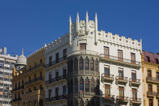 İspanya 'nın Valensiya şehrindeki güzel tarihi bina - Fotoğraf, Görsel