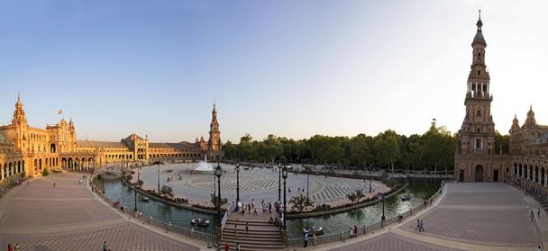 panoramatický pohled na plaza de espana v Seville, Andalusie, Španělsko - Fotografie, Obrázek