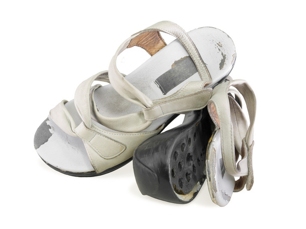 Rotto scarpe da lavoro delle donne
 - Foto, immagini
