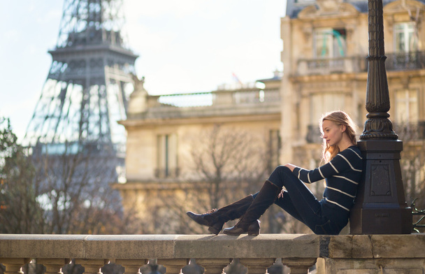 Beautiful young woman in Paris - Zdjęcie, obraz