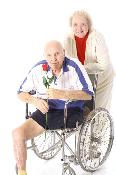 Tourné d'un couple heureux handicapé amoureux
 - Photo, image