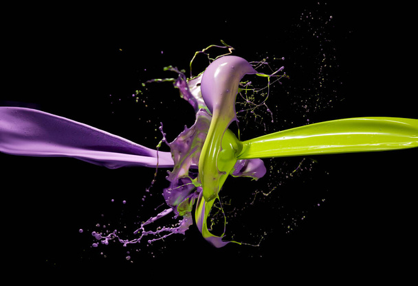 Yhteentörmäys violetti ja vihreä maali suihkukoneet eristetty mustalla pohjalla
 - Valokuva, kuva