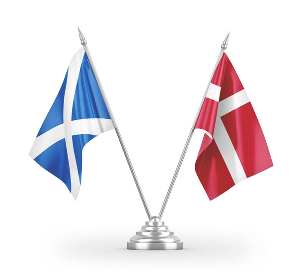 Σημαίες πινάκων Δανίας και Σκωτίας που απομονώνονται σε λευκό φόντο 3d  - Φωτογραφία, εικόνα
