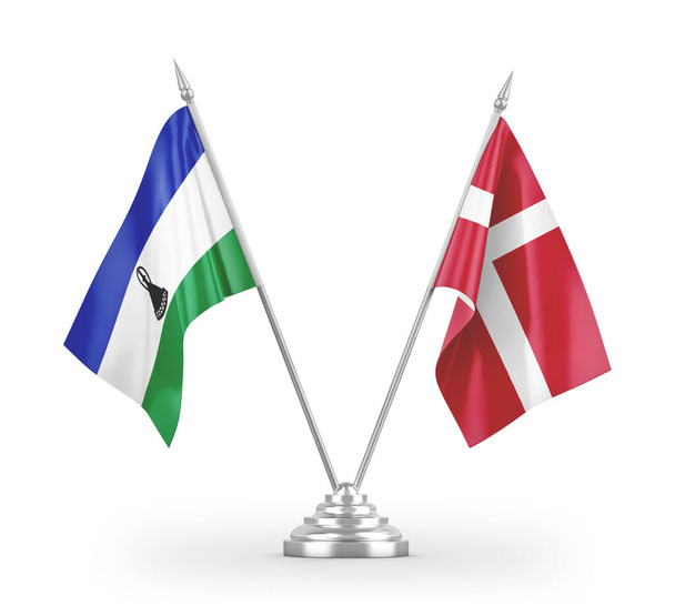 Banderas de mesa Dinamarca y Lesotho aisladas sobre fondo blanco
  - Foto, Imagen