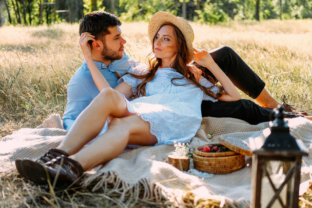Romantic getaway picnic for two young lovers - Fotó, kép
