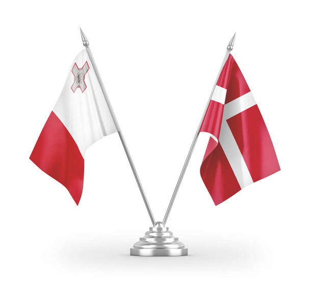 Banderas de mesa Dinamarca y Malta aisladas sobre fondo blanco
  - Foto, Imagen