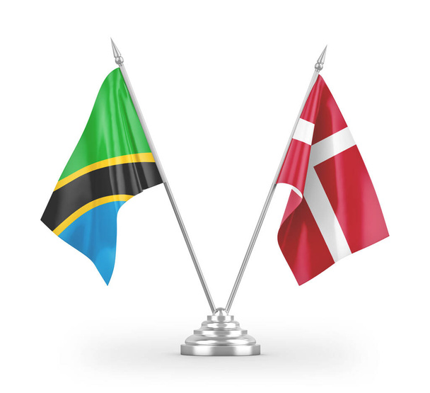 Δανία και Τανζανία σημαίες πίνακα απομονώνονται σε λευκό φόντο 3d απόδοση  - Φωτογραφία, εικόνα