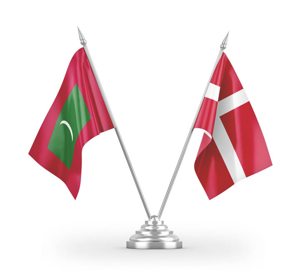 Banderas de mesa Dinamarca y Maldivas aisladas sobre fondo blanco
  - Foto, Imagen