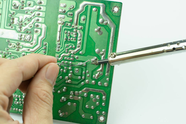 Elektronik cihazların, kalay lehimleme parçalarının onarımı - Fotoğraf, Görsel