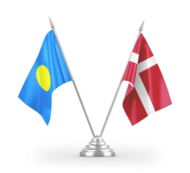 Banderas de mesa Dinamarca y Palau aisladas sobre fondo blanco
  - Foto, Imagen