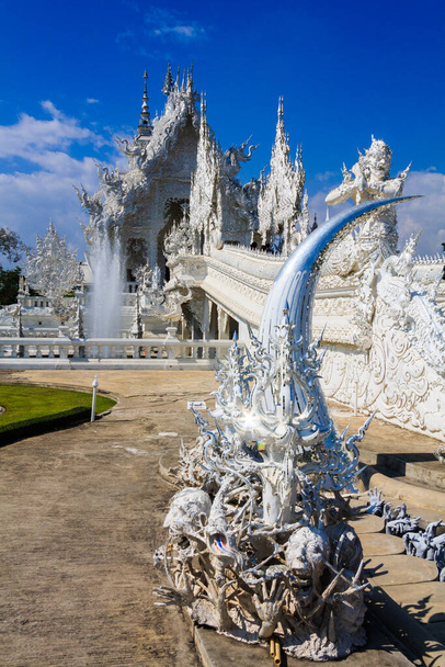 Wat Rong Khun buddhist temple in Chiang Rai, Thailand - Foto, afbeelding