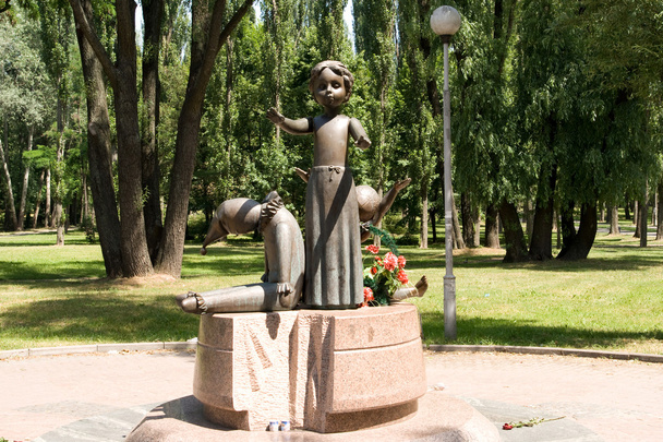 Monument at the shooting children - Photo, Image