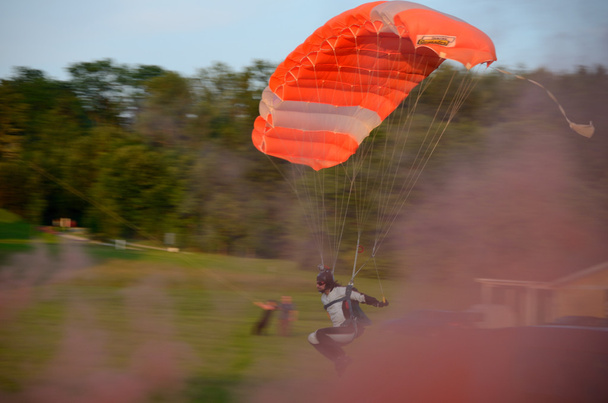 парашутист земель
 - Фото, зображення