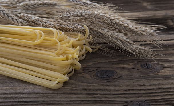 Bundle of long spaghetti - Photo, Image