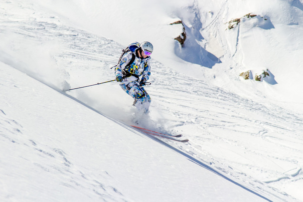 skiër hoge snelheid - Foto, afbeelding