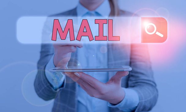 Scrivere una nota che mostra Mail. Foto aziendale che presenta lettere o pacchi inviati o consegnati tramite il sistema postale
. - Foto, immagini