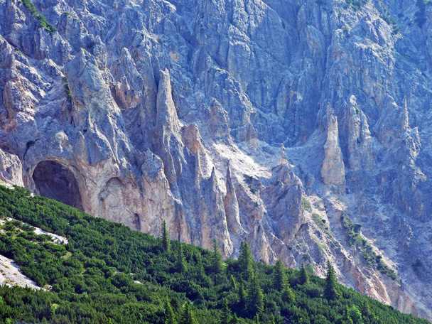 Steep cliffs and sharp rocks on the Gamsgrat alpine mountain - Malbun, Liechtenstein - Φωτογραφία, εικόνα