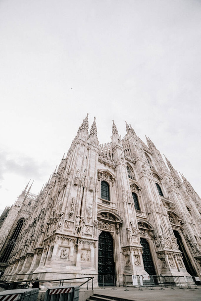 Piazza del Duomo, Cathedral Square, Milánó katedrálissal vagy Duomo di Milano-val - Fotó, kép