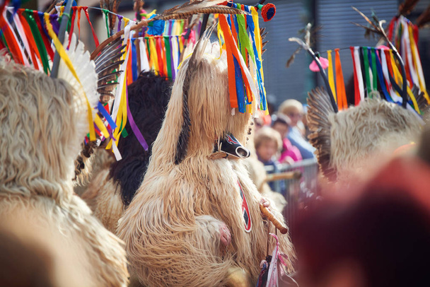Красочное лицо Kurent, словенская традиционная маска, время карнавала
 - Фото, изображение