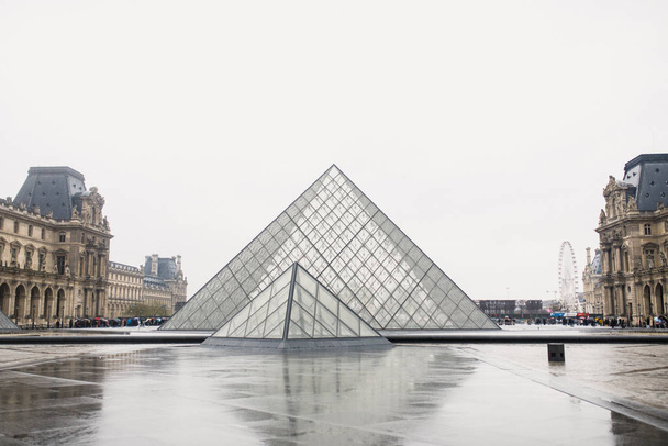 beautiful view of the louvre museum paris france - 写真・画像