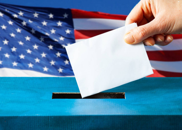verkiezingen in de VS - stemrecht en Amerikaanse vlag - Foto, afbeelding