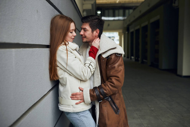 guy asking his girlfriend to forgive him - Foto, Imagem