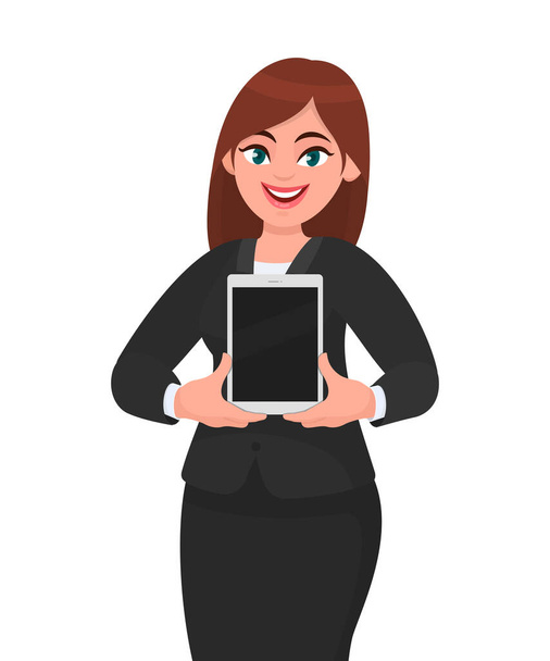 Jovem mulher de negócios feliz mostrando ou segurando um novo computador tablet digital na mão. Desenho de personagem feminino ilustração. Estilo de vida moderno, conceito de gadget de tecnologia em desenho animado vetorial
. - Vetor, Imagem