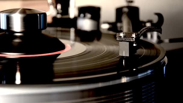 Retro vintage vinil álbum preto velho gravador disco gramofone na plataforma giratória em excelente detalhe close-up loop shot
 - Filmagem, Vídeo