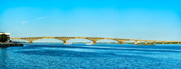 Saratow - most Engels przez Wołgę w Rosji - Zdjęcie, obraz
