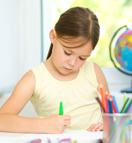 Cute cheerful child drawing using felt-tip pen - Φωτογραφία, εικόνα