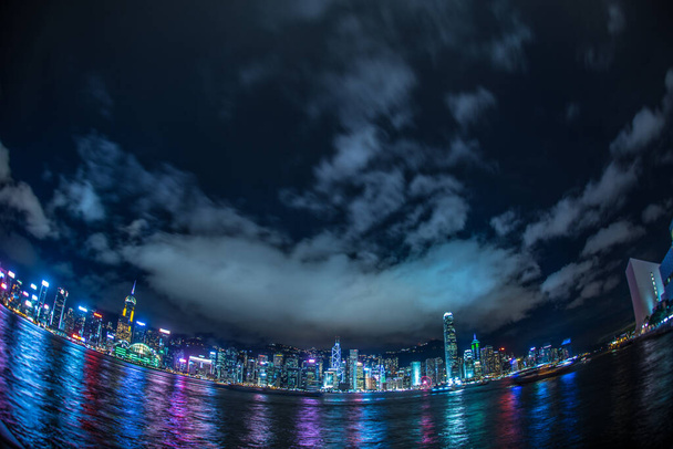 Hong Kong vista nocturna desde el puerto de Victoria
 - Foto, imagen