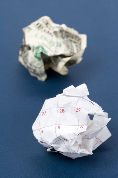 Календарь бумажный мяч и доллар
 - Фото, изображение