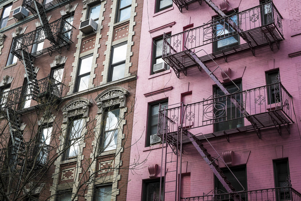 Pink apartment building, New York City - Φωτογραφία, εικόνα