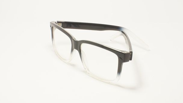 окуляри
 - Фото, зображення
