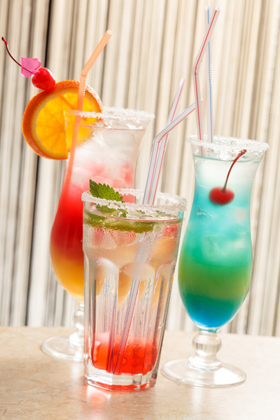 Cocktails in the bar - Φωτογραφία, εικόνα