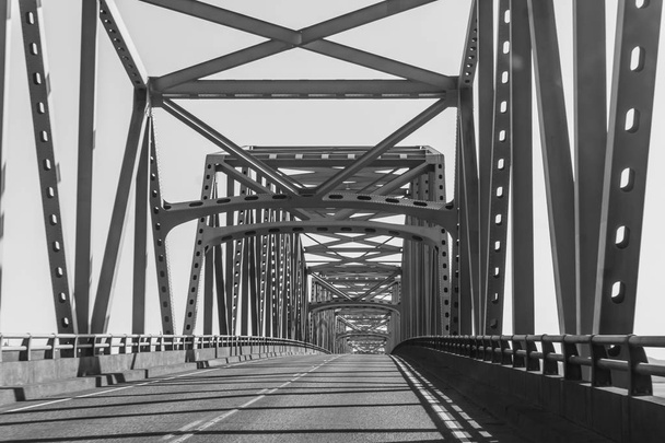Una vista dell'estremità nord del ponte Astoria-Megler nel Pacifico nord-occidentale
. - Foto, immagini