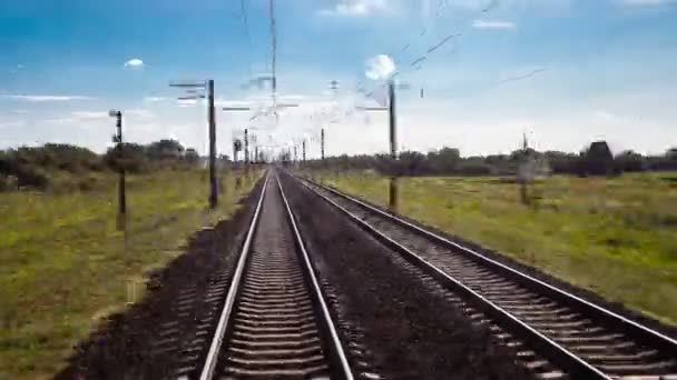 upływ czasu kolej, transport, podróże, widok z wagonu kolejowego - Materiał filmowy, wideo