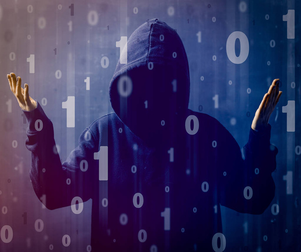 хакер в капюшоне, концепция защиты персональных данных в Интернете
 - Фото, изображение