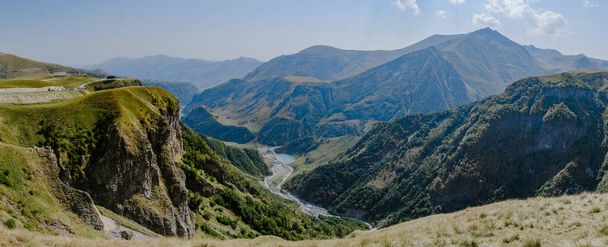 Panorama gór w Gruzji  - Zdjęcie, obraz