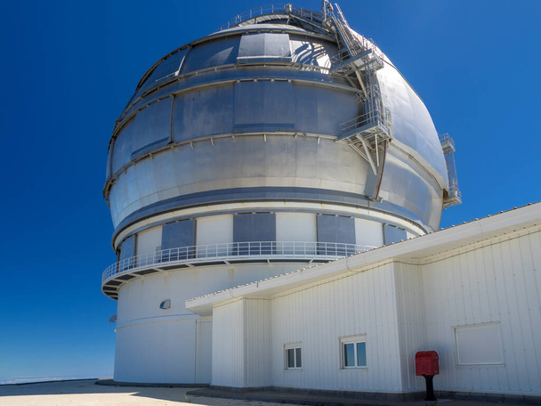 Gran Telescopio Canarias in het Roque de los Muchachos, op het eiland La Palma, Canarische Eilanden. - Foto, afbeelding