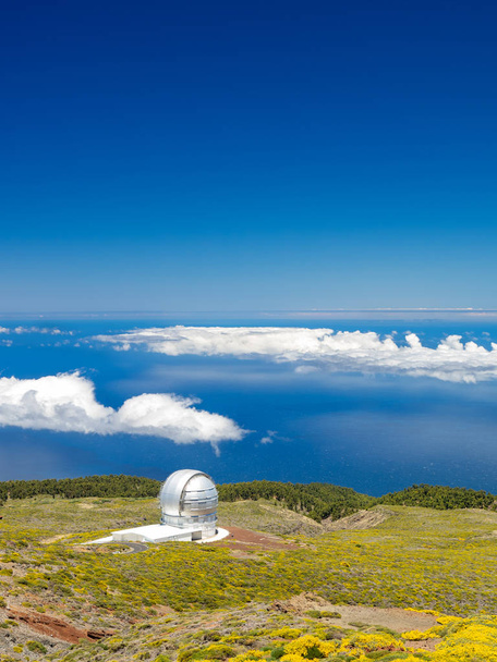 El Gran Telescopio Canarias en el Roque de los Muchachos, en la isla de La Palma, Islas Canarias
. - Foto, imagen