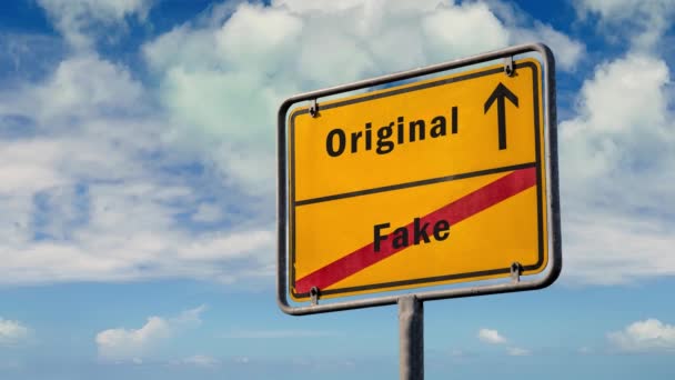 Street Sign the Way to Original εναντίον Fake - Πλάνα, βίντεο