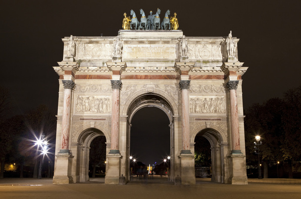 Arco do Triunfo do Carrossel em Paris
 - Foto, Imagem