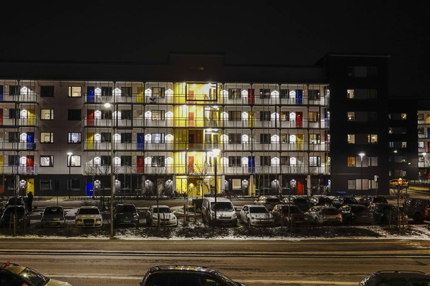 Stockholm, Svédország A színes épületek a külvárosban vagy Skondal. - Fotó, kép