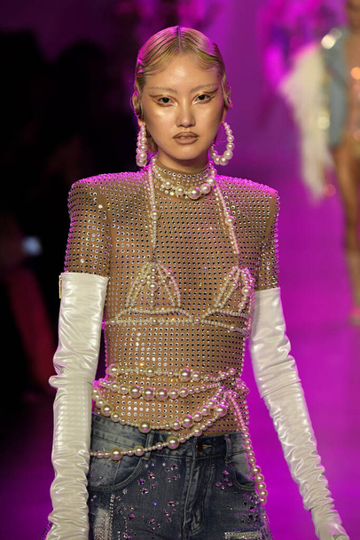NEW YORK, NEW YORK - FEBRUARY 09: A model walks the runway for The Blonds during NYFW: The Shows at Gallery I at Spring Studios on February 09, 2020 in NYC - Fotoğraf, Görsel
