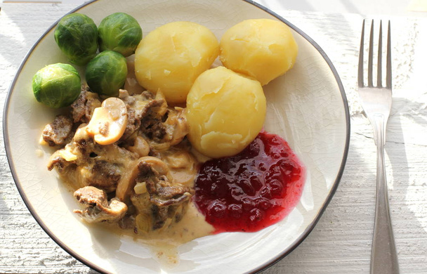 Regresor sueco con patatas - Foto, imagen