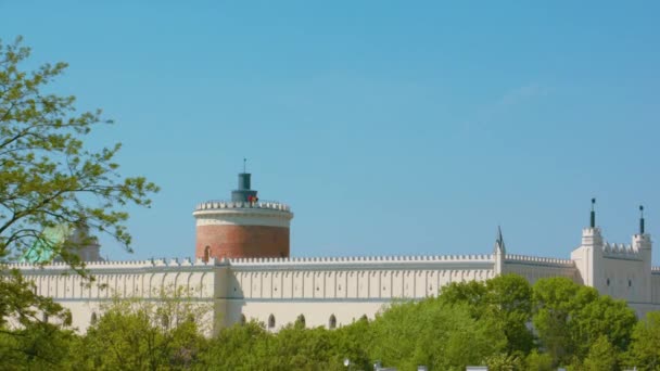 vue de face du château de style Renaissance à Lublin, Pologne
 - Séquence, vidéo