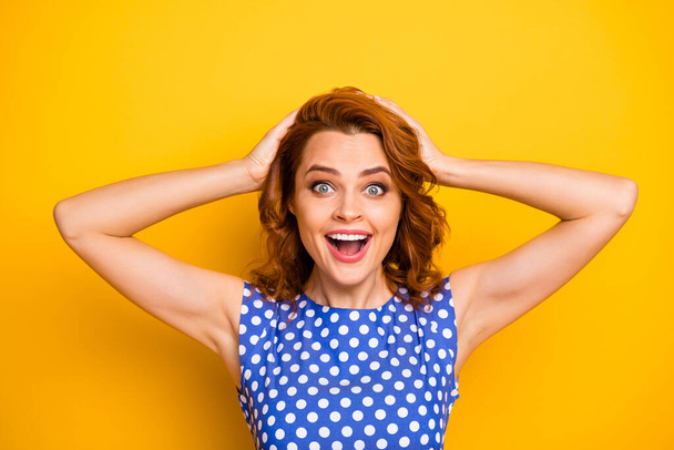Close-up portrait of her she nice attractive lovely charming cheerful cheery wavy-haired girl incredible solution reaction pleasure isolated over bright vivid shine vibrant yellow color background - Foto, Imagem