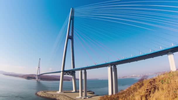 Puente de cable a la Isla Rusa. Vladivostok. Rusia
. - Metraje, vídeo