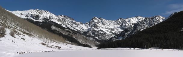 kar kaplı dağ zirveleri - Fotoğraf, Görsel